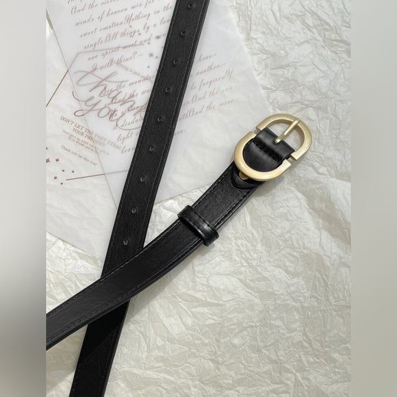 Oval Bucket Belt - Picture 3 of 5